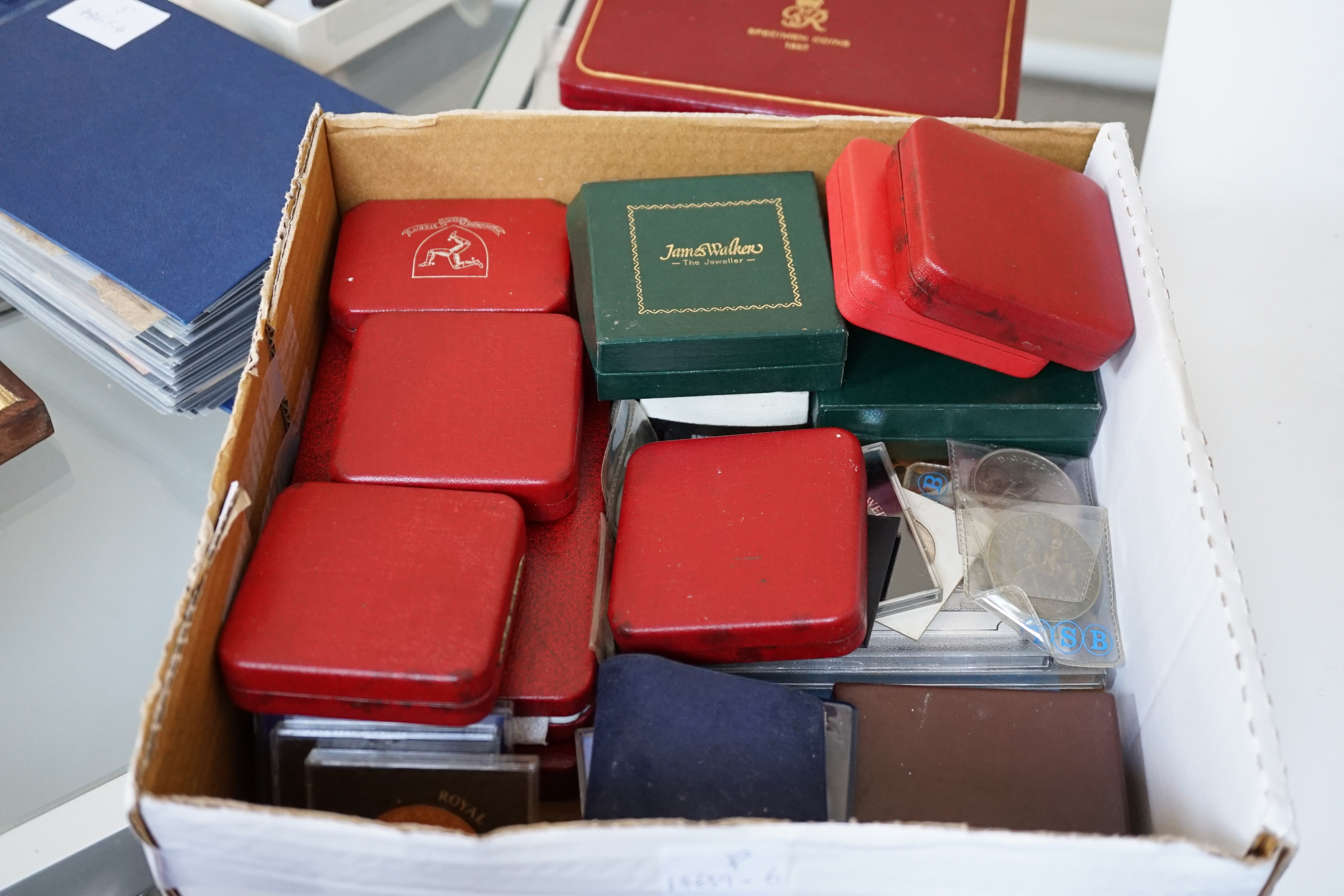British and World commemorative coins and medals, issued by Birmingham, Pobjoy and Franklin mints, including Charles and Lady Diana silver medals, two Republic of Malta decimal proof sets for 1980, Queen Mother sterling